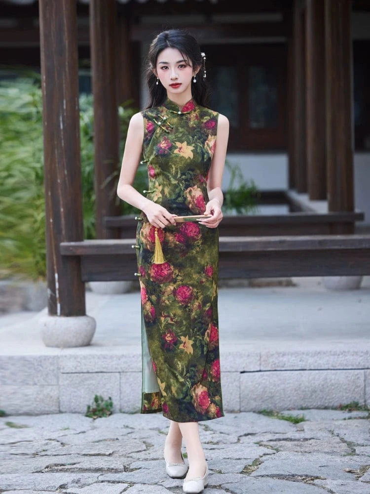 Beth and Brian Qipao-MYJ New Chinese style (新中式), floral pattern, green midi Cheongsam