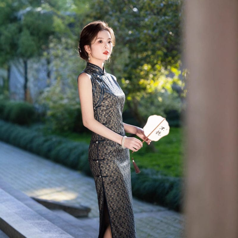 Beth and Brian Qipao-FRY Geometric pattern, grey-black long Cheongsam