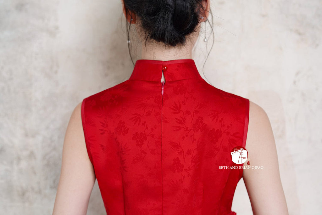 Beth and Brian Qipao-Exclusivedesigner Exclusive designer collection, sleeveless， satin red midi Qipao