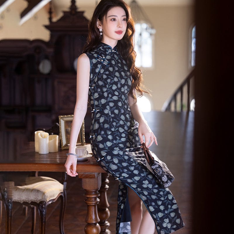Beth and Brian Qipao-JLM Sleeveless, floral patten, navy blue midi Cheongsam