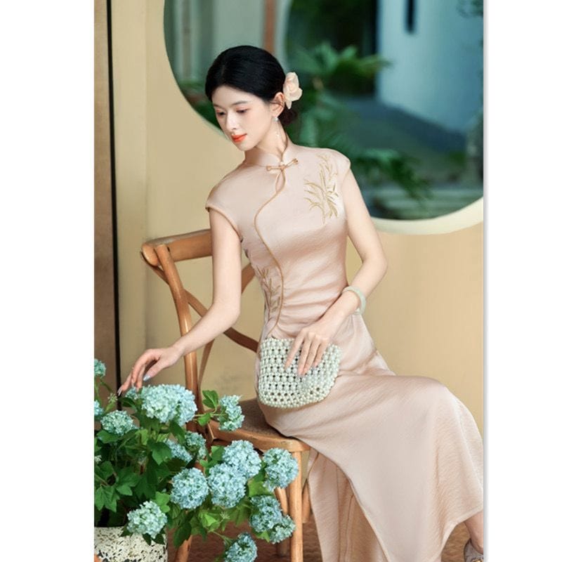 Beth and Brian Qipao-SYK Leaf embroidery, New Chinese style(新中式), satin long Cheongsam