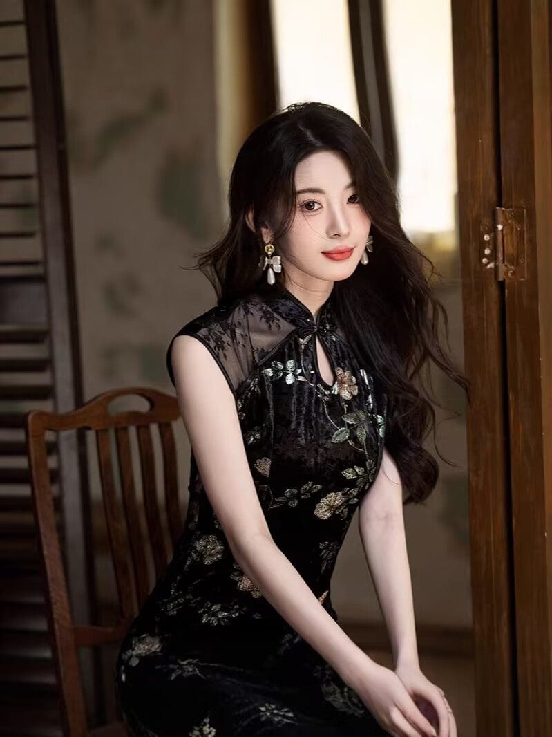 Beth and Brian Qipao-JLM New Chinese style(新中式), velvet black long Cheongsam