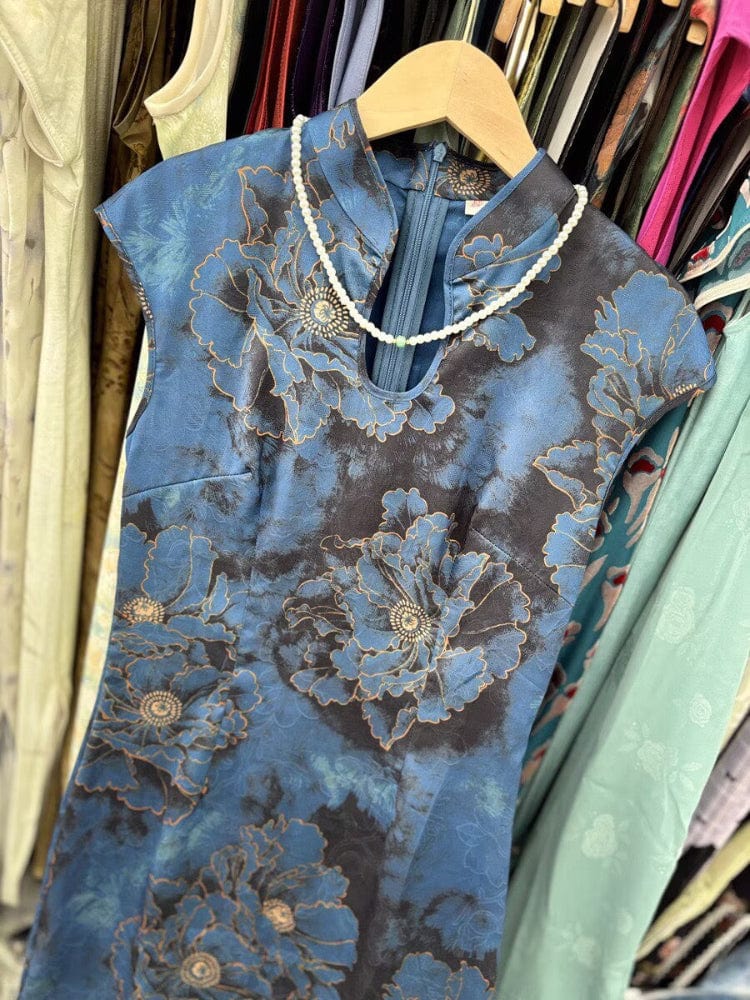 Beth and Brian Qipao-MYJ New Chinese style (新中式), floral pattern, water drop collar midi Cheongsam