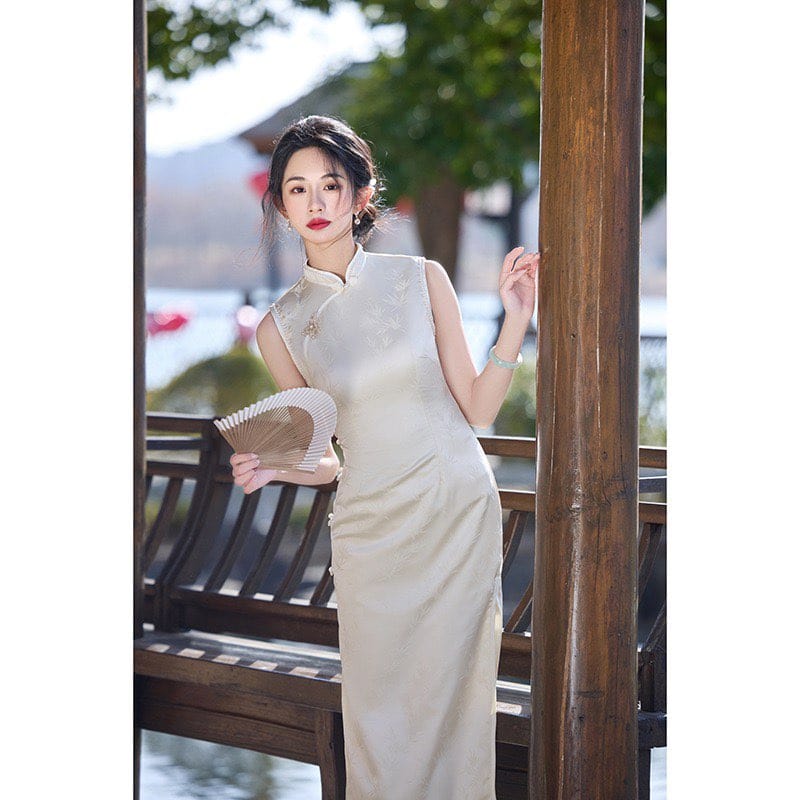 Beth and Brian Qipao-HY Bamboo leaf pattern, jacquard satin midi Cheongsam