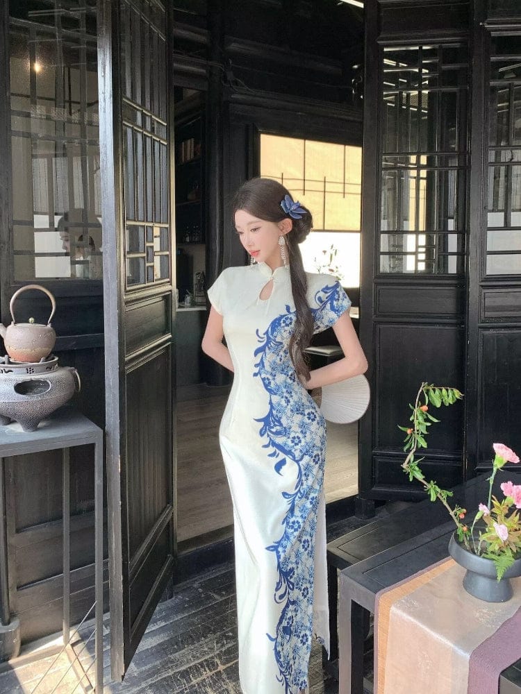 Beth and Brian Qipao-SS Blue and white porcelain pattens, water-drop collar, ramie long Cheongsam