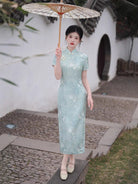 Beth and Brian Qipao-XL Floral pattern, jacquard fabric, blue midi Cheongsam with short sleeves