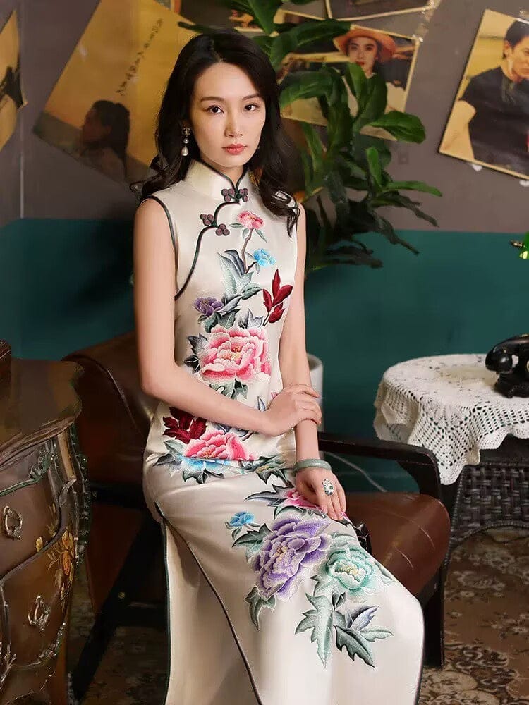 Beth and Brian Qipao-PS Hand-embroidery, 30 mome mulberry silk, high-end white long Qipao
