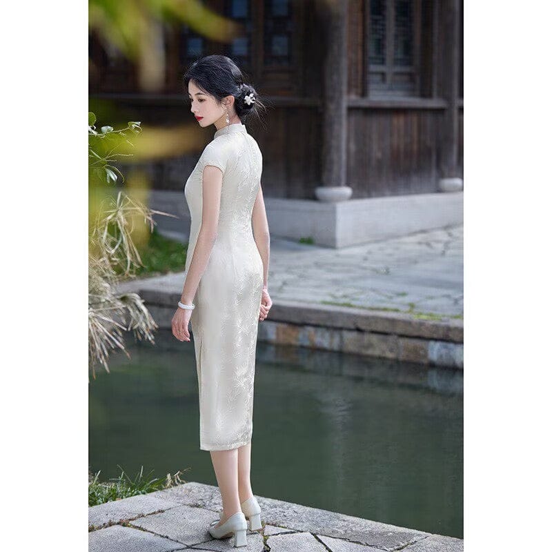 Beth and Brian Qipao-HY Bamboo leaf pattern, jacquard satin, beige midi Cheongsam