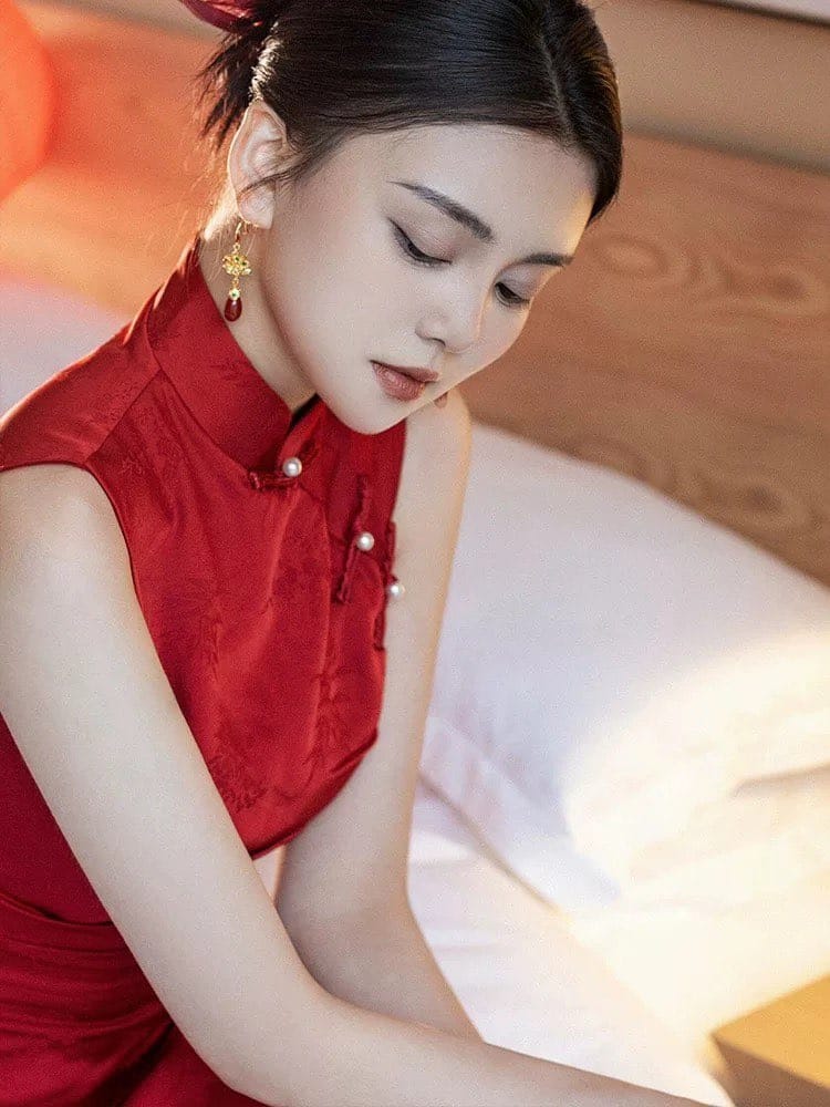 Beth and Brian Qipao-YNF Sleeveless, floral jacquard midi Cheongsam