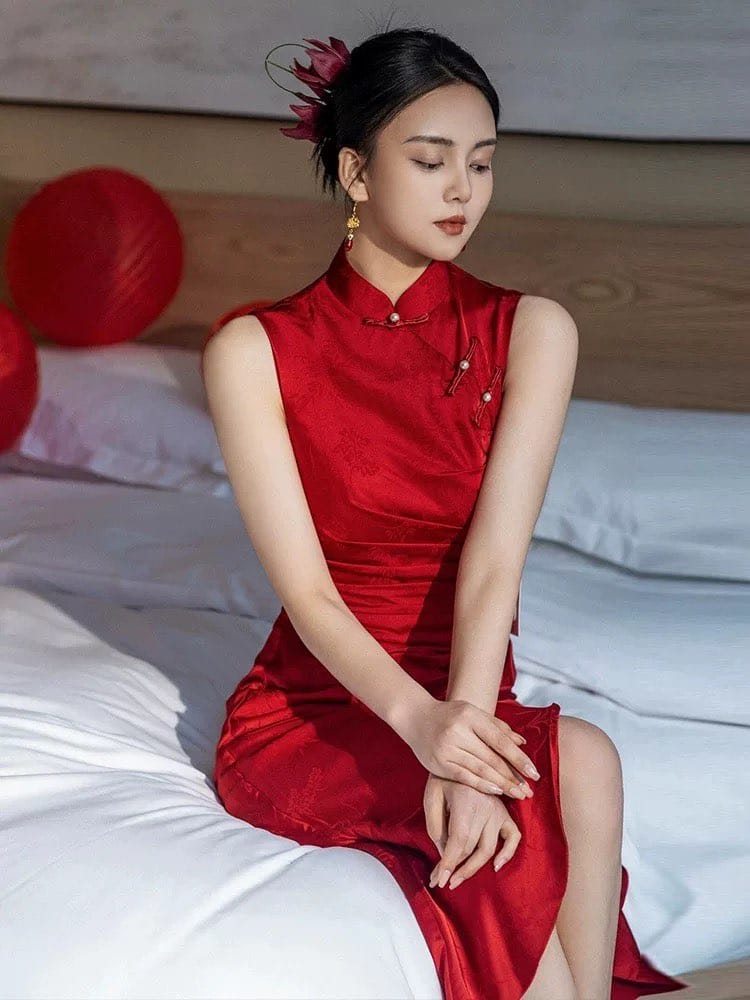 Beth and Brian Qipao-YNF Sleeveless, floral jacquard midi Cheongsam