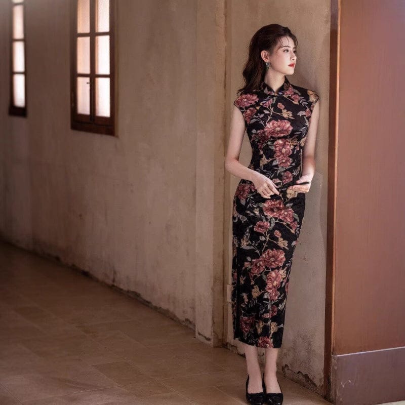 Beth and Brian Qipao-MYJ Floral pattern, velvet black long Cheongsam with raglan sleeves