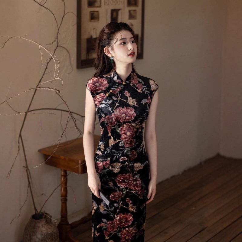 Beth and Brian Qipao-MYJ Floral pattern, velvet black long Cheongsam with raglan sleeves