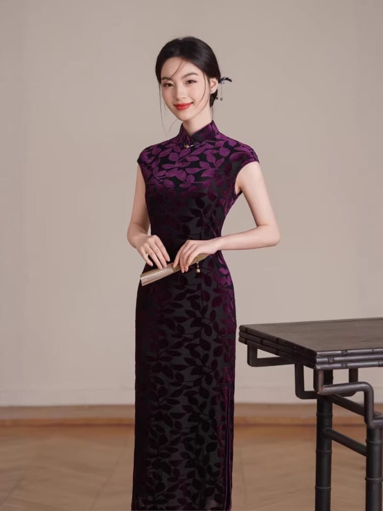 Beth and Brian Qipao-XL Leaf pattern, black midi Cheongsam with raglan sleeves