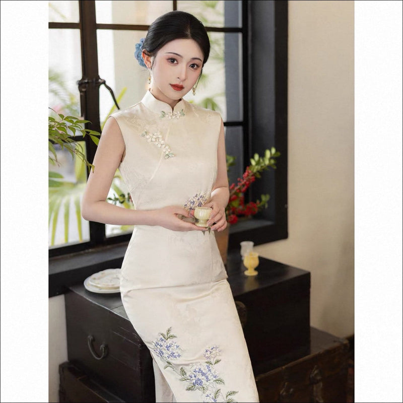 Beth and Brian Qipao-HLQ New Chinese style (新中式), floral pattern, beige midi Cheongsam