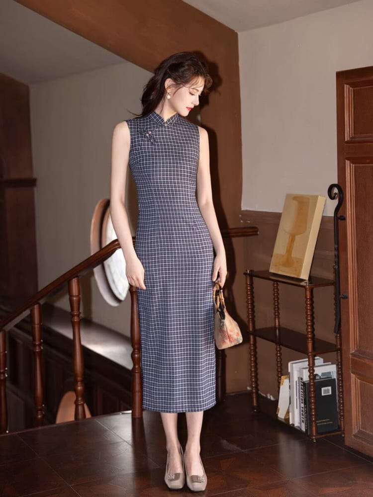 Beth and Brian Qipao-MYJ Old Shanghai style, plaid pattern, navy blue long Cheongsam