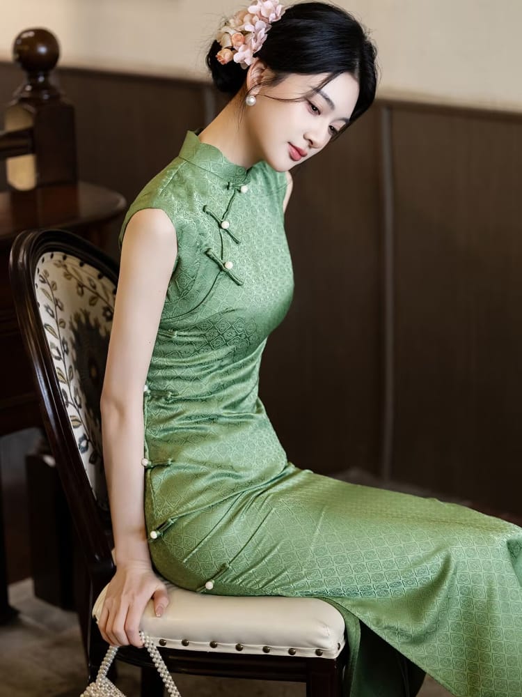 Beth and Brian Qipao-LSB Vintage floral pattern, Sleeveless, floral green long Cheongsam