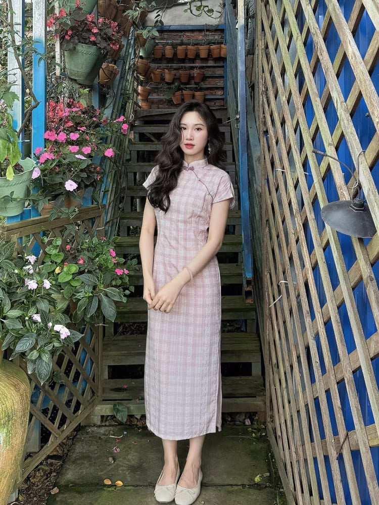 Beth and Brian Qipao-LSB Embossed Cotton-Polyester Blended Fabric, plaid pink midi Cheongsam