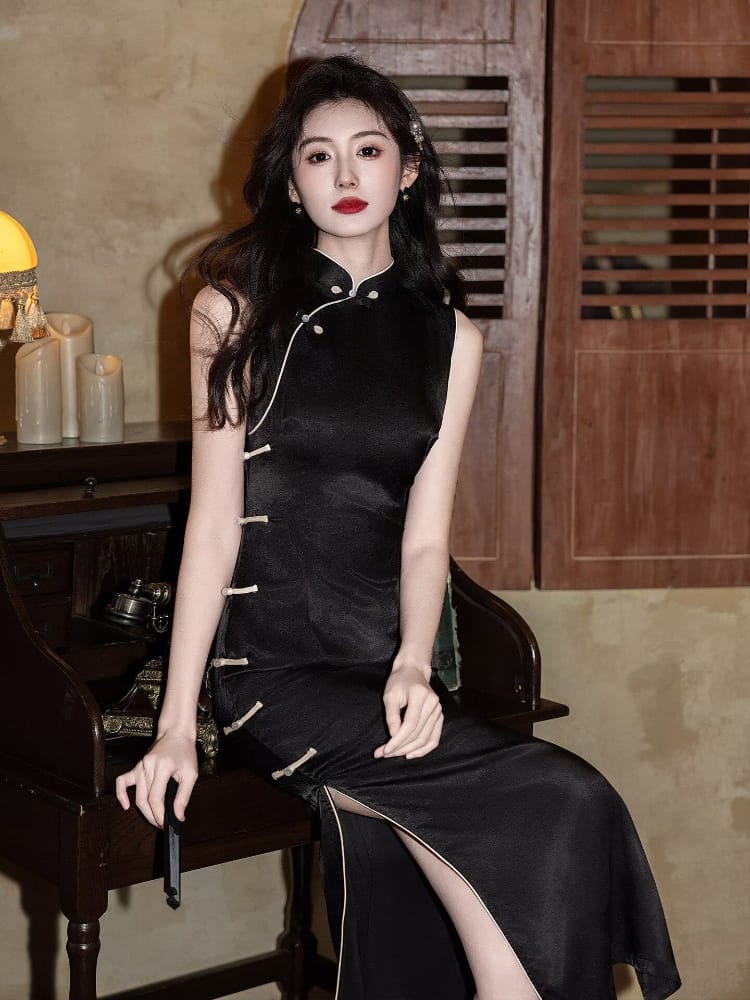 Beth and Brian Qipao-LSB Iris Black Jacquard Satin Long Cheongsam