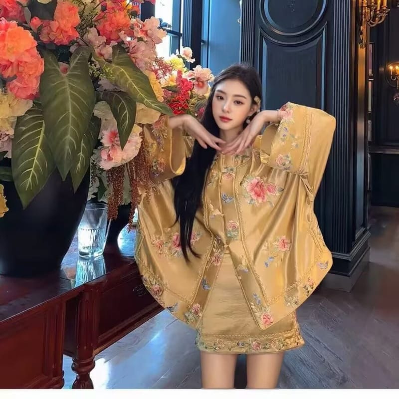 Beth and Brian Qipao-AYE Hazel Loose Fitting Peony Embroiderey Tang Suit Two-Piece Set