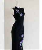 Beth and Brian qipao-DAF Evelyn's Sleeveless Mid-Length Cheongsam with Purple Iris Embroidery