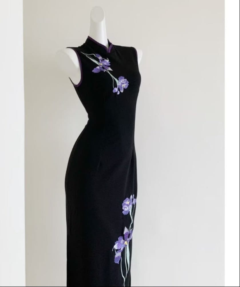 Beth and Brian qipao-DAF Evelyn's Sleeveless Mid-Length Cheongsam with Purple Iris Embroidery