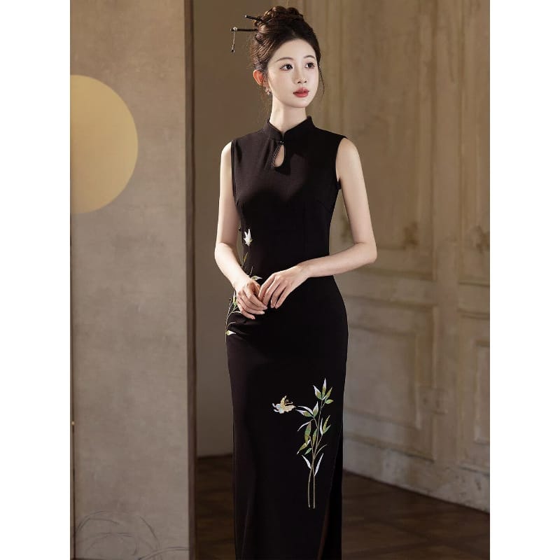 Beth and Brian Qipao-LSB Sophia Butterfly Embroidery Sleeveless Long Cheongsam