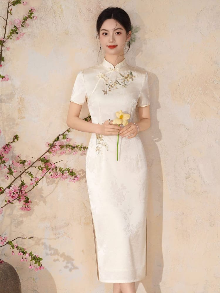 Beth and Brian Qipao-LSB Luna Floral & Butterfly Embroidery Midi Cheongsam