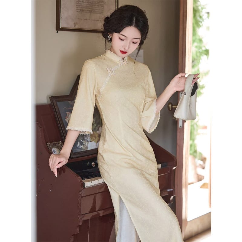 Beth and Brian Qipao-LSB Sophia Subtle Leaf Jacquard Midi Cheongsam With Three-Quarter Sleeves
