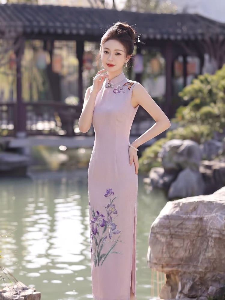 Beth and Brian Qipao-WS Evelyn Butterfly & Iris Embroidery Sleeveless Cheongsam