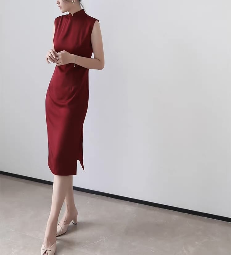Beth and Brian Qipao-Exclusivedesigner Minimalist Cheongsam Dress-Sleeveless Satin Qipao