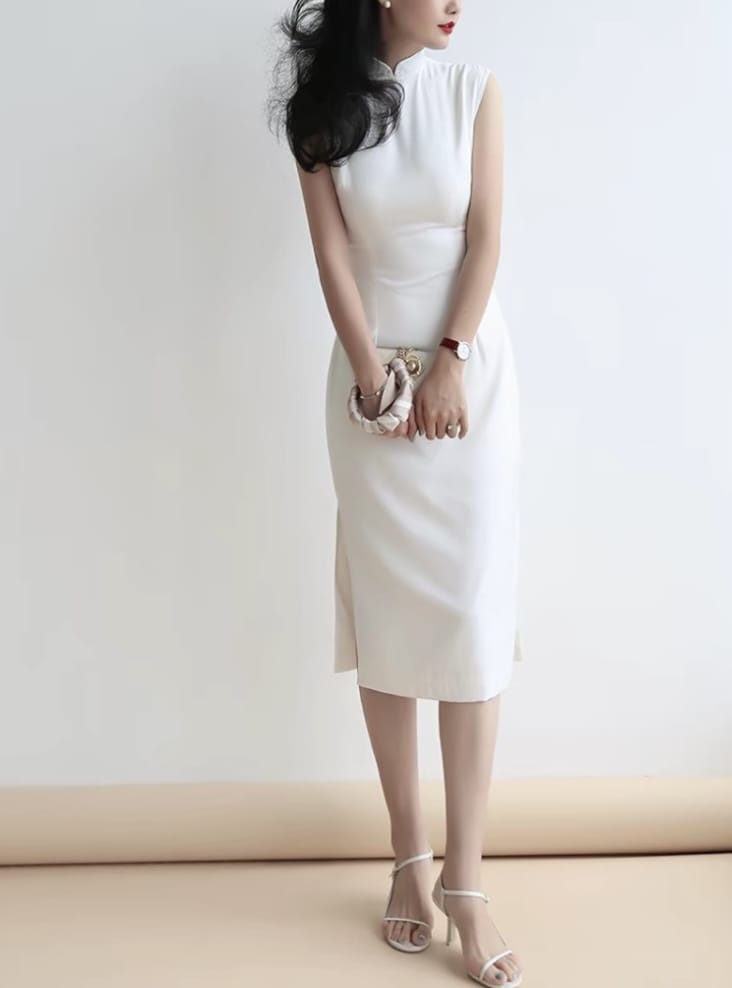 Beth and Brian Qipao-Exclusivedesigner Minimalist Cheongsam Dress-Sleeveless Satin Qipao