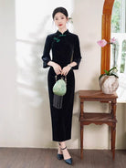 Beth and Brian Qipao-XL Josephine Vintage Black Velvet Midi Cheongsam with Green Frog Buttons