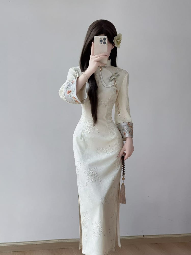 Beth and Brian Qipao-LSB Hazel Beige Stretch Velvet Cheongsam Dress With Long Sleeves