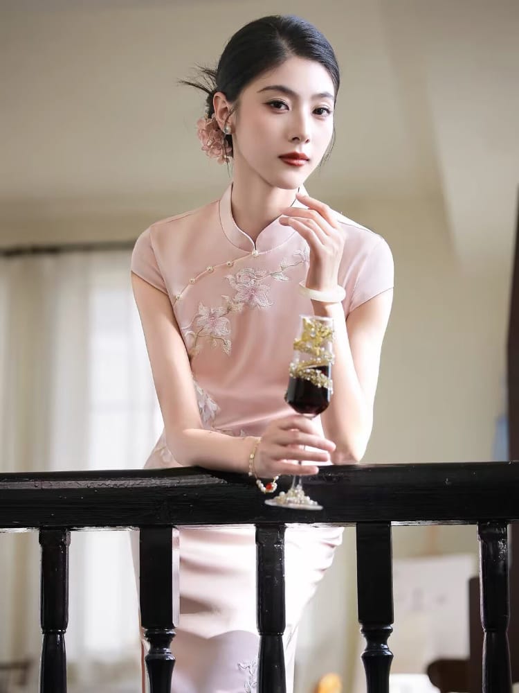 Beth and Brian Qipao-JNX Chloe Pink Floral Embroidery Cheongsam Dress With Cap Sleeves