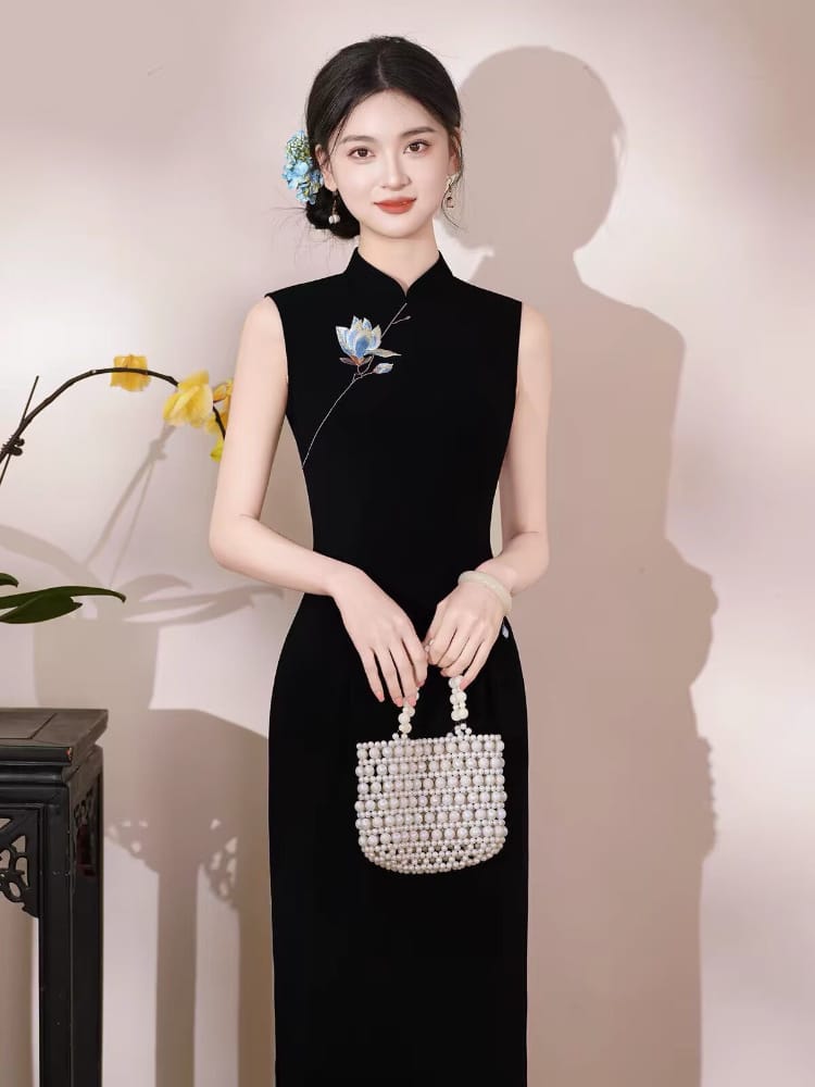 Beth and Brian Qipao-XSG Bonnie Black Sleeveless Woven Embroidered Long Cheongsam Dress