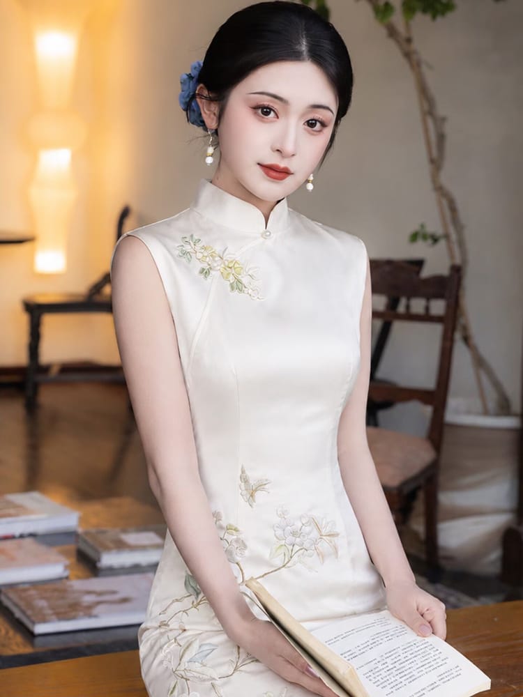 Beth and Brian Qipao-LSB Stella White Jacquard Satin Butterfly Floral Sleeveless Cheongsam