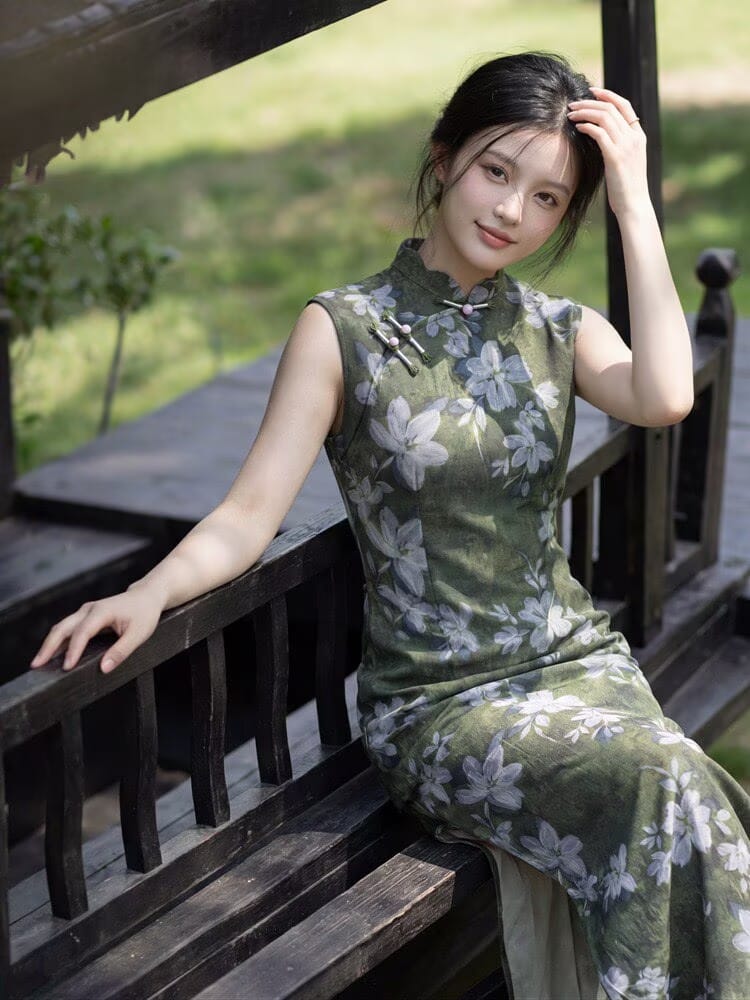 Beth and Brian Qipao-YG Chloe Green Sleeveless Floral Midi Cheongsam