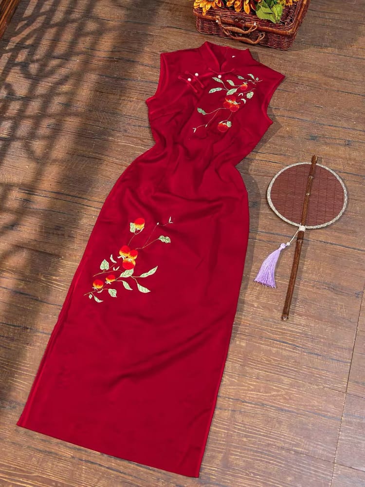 Beth and Brian Qipao-SCRJ Hazel Red Jacquard Satin Qipao, Persimmon Embroidery Sleeveless Cheongsam