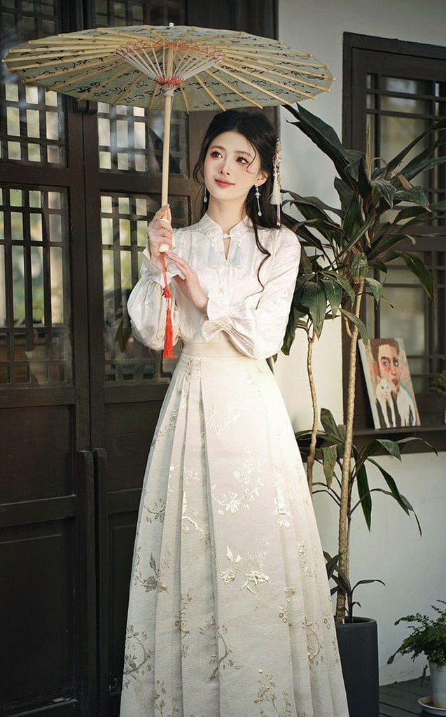 Beth and Brian Qipao-ARS Ming Dynasty, Jacquard and Woven golden fabric, long MaMian Qun set 馬面裙