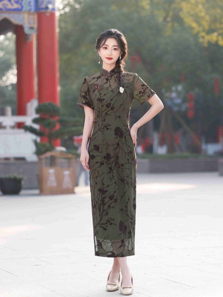 Beth and Brian Qipao-YG Old Shanghai style, velvet fabric midi Cheongsam