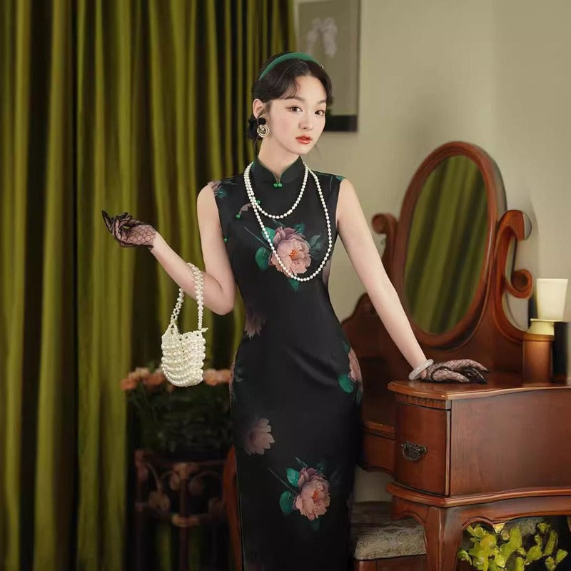 Beth and Brian Qipao-XL Classic Chinese style, lotus pattern, silk long Cheongsam