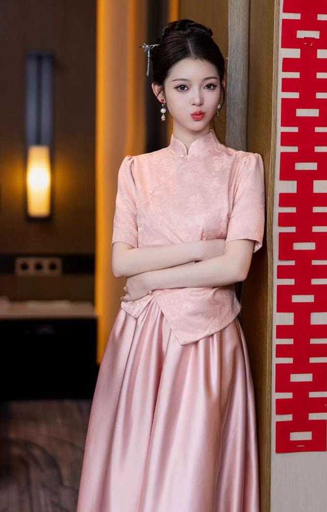 Beth and Brian Qipao-YBY Jacquard and satin, Bridesmaid pink long Qipao set