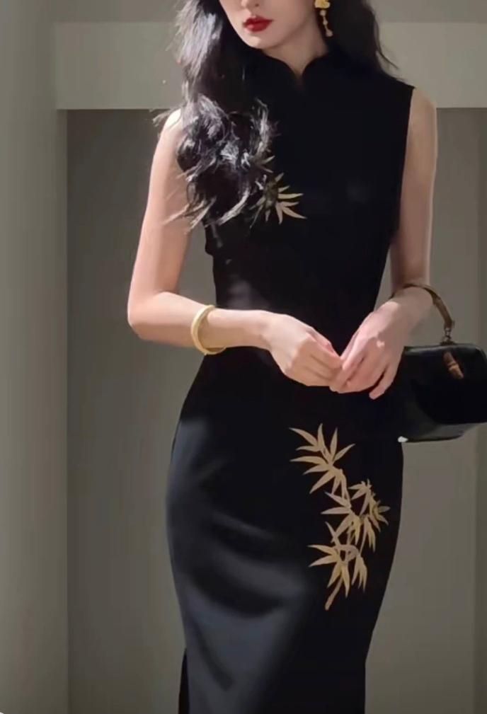 Beth and Brian Qipao-SHY New Chinese style (新中式), gold bamboo leaf pattern, long Cheongsam