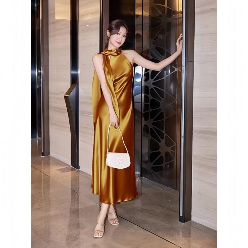 Beth and Brian Qipao-MQ New Chinese style (新中式), halter satin Cheongsam