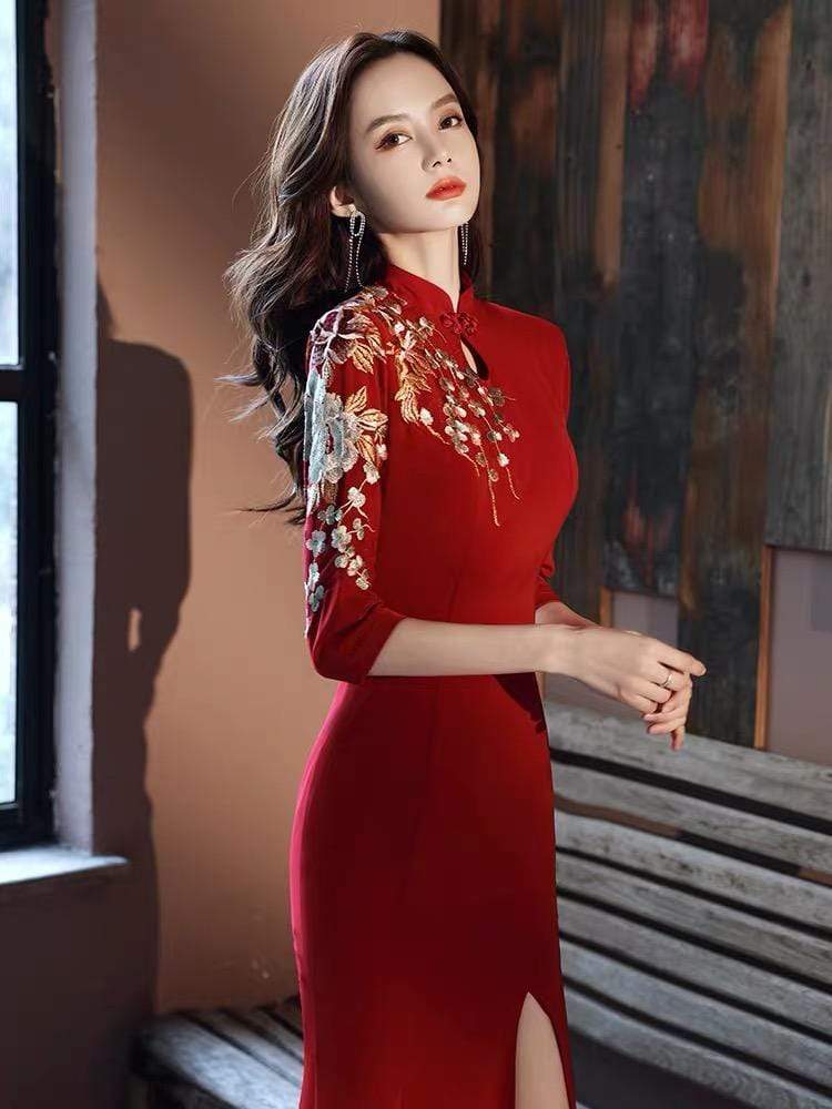 Floral embroidery, butterfly mesh fabric, long red Qipao