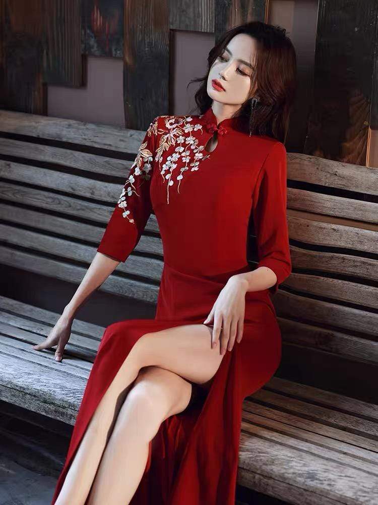 Floral embroidery, butterfly mesh fabric, long red Qipao