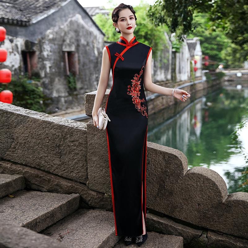 Floral embroidery, satin fabric long Qipao 