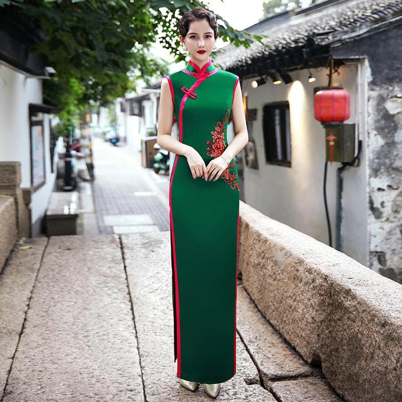 Floral embroidery, satin fabric long Qipao 