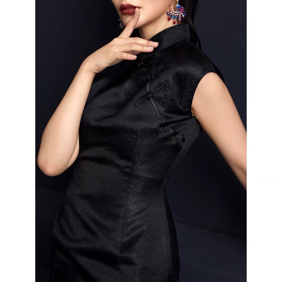 High end black brocade short Qipao with raglan-sleeve